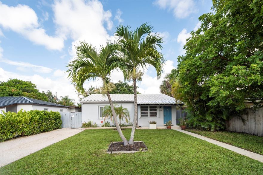 Available as a FULLY FURNISHED seasonal/short-term rental (30-day minimum), conveniently located in the South Middle River neighborhood of Fort Lauderdale, adjacent to Wilton Manors, close to the downtown FTL & Las Olas areas & 10 mins to the beach. Charming 2-bedroom, 2-bathroom + an additional small room, currently used as a 3rd bedroom. Large fully fenced private backyard with a great covered patio & BBQ grill for you to hang out & enjoy a cook-out. Washer, dryer available. Turnkey, just bring your clothes & personal belongings. Check with owner/agent for availability.