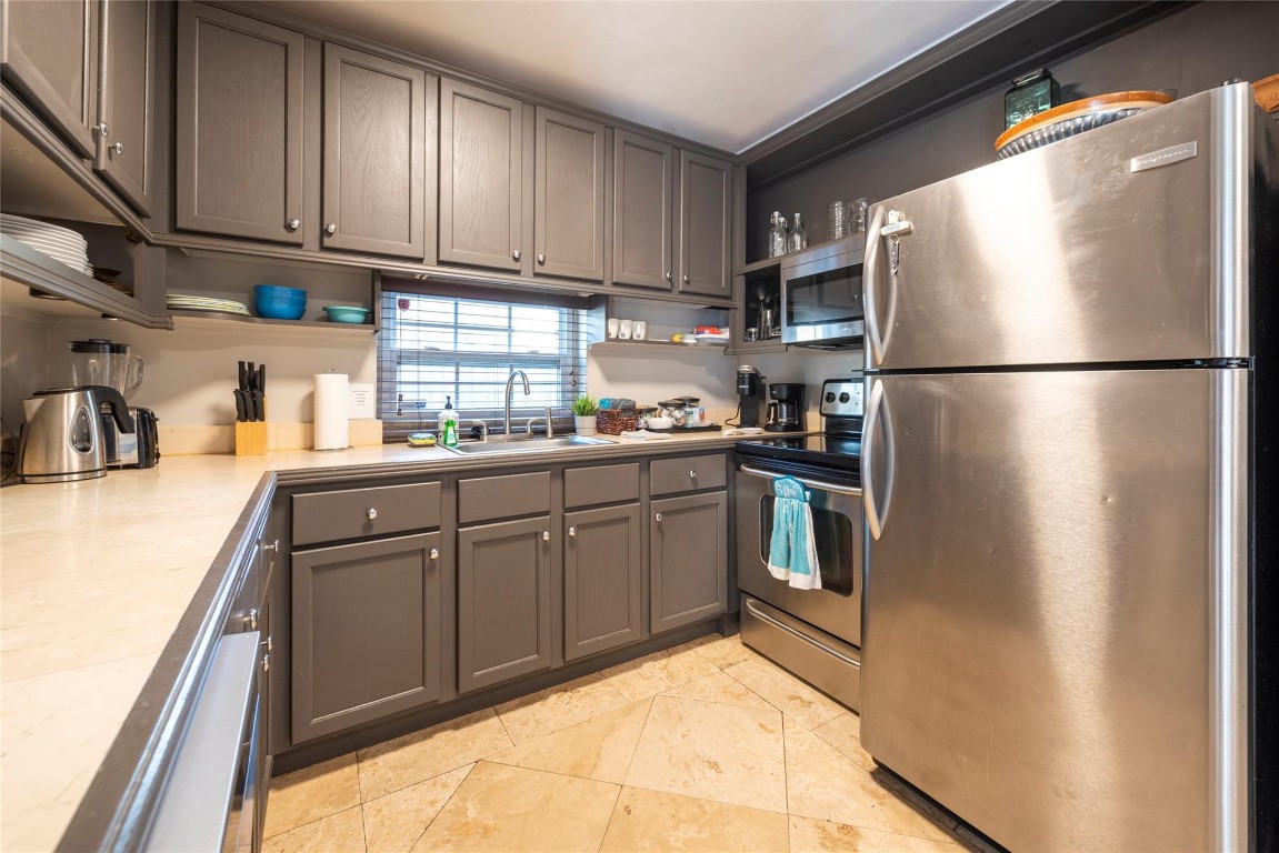 SOUTH MIDDLE RIVER - Residential Lease