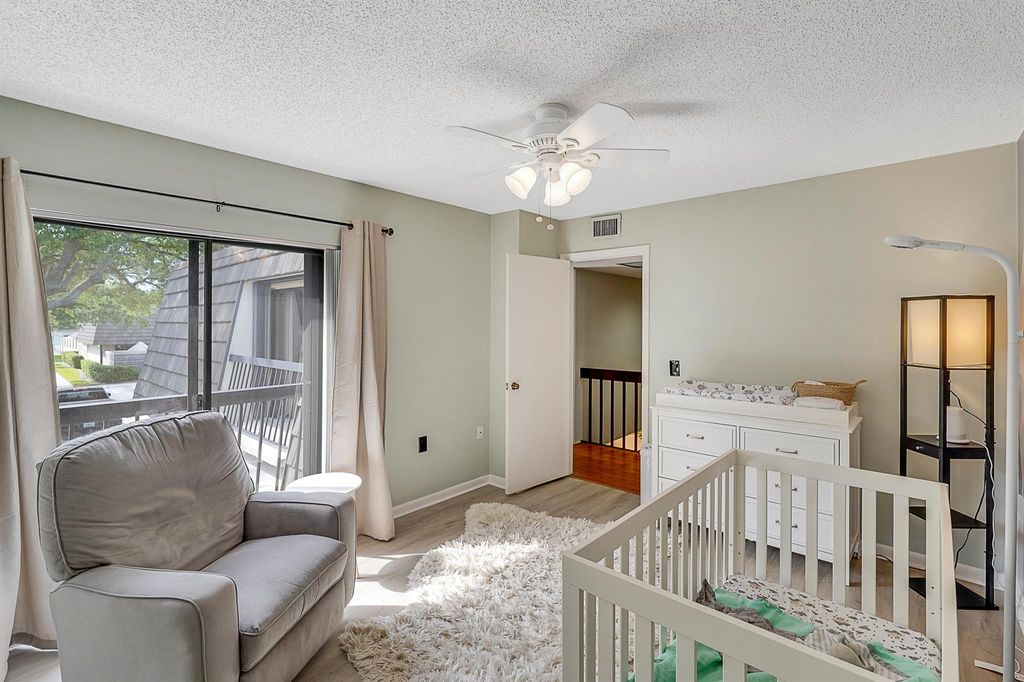 Photo of 603 6th Terrace, Palm Beach Gardens, FL 33418 (MLS # R10975520)