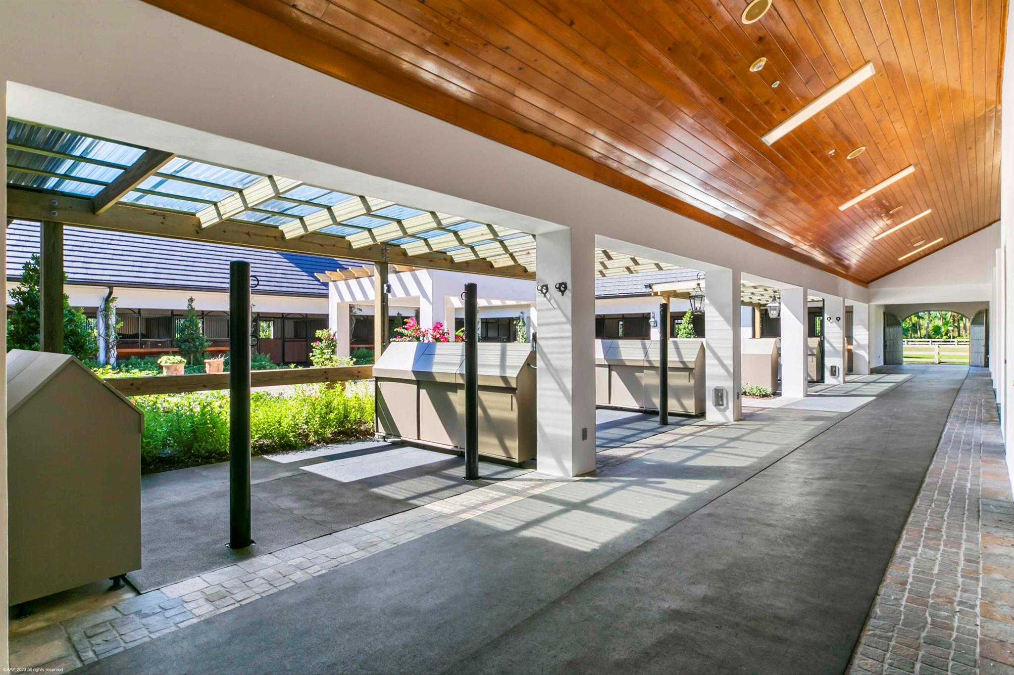 GRAND PRIX FARMS - Residential