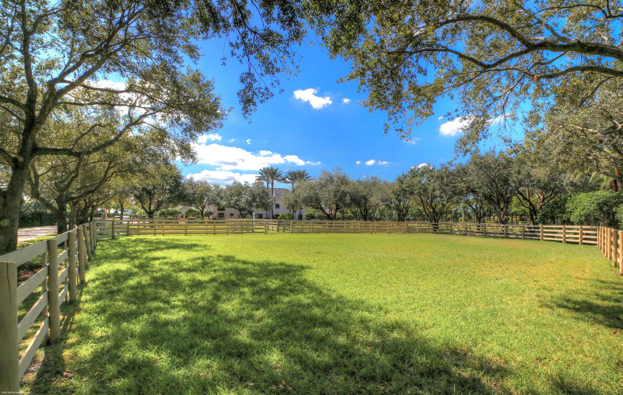 GRAND PRIX FARMS - Residential