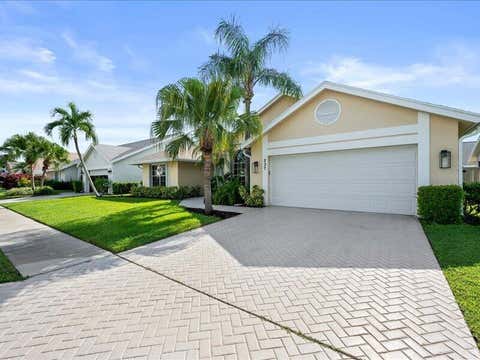 Photo of 237 W MOCCASIN Trail W, Jupiter, FL 33458 (MLS # B26061333)