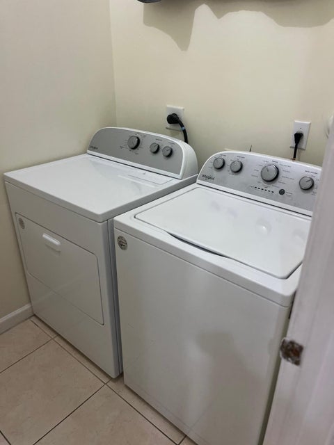Tiny photo for 1033 NE 17th Way #1504, Fort Lauderdale, FL 33304 (MLS # B26089766)