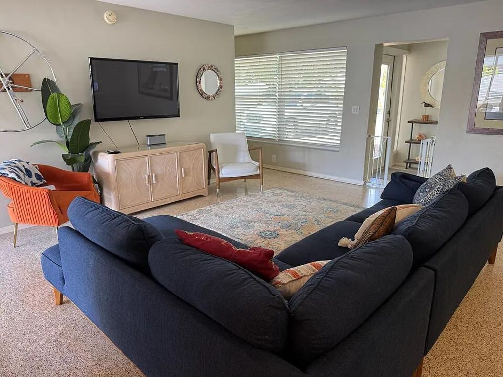 Photo of 1511 Seabrook Road, Jupiter, FL 33469 (MLS # B26036468)