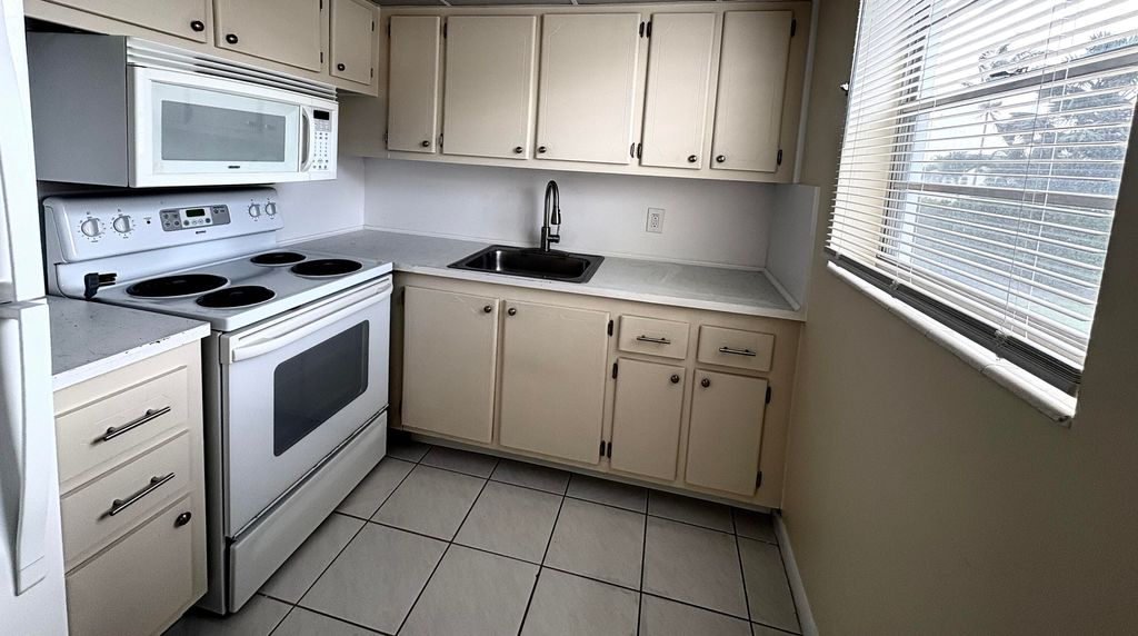 Photo of 241 Sheffield J, West Palm Beach, FL 33417 (MLS # B26003800)