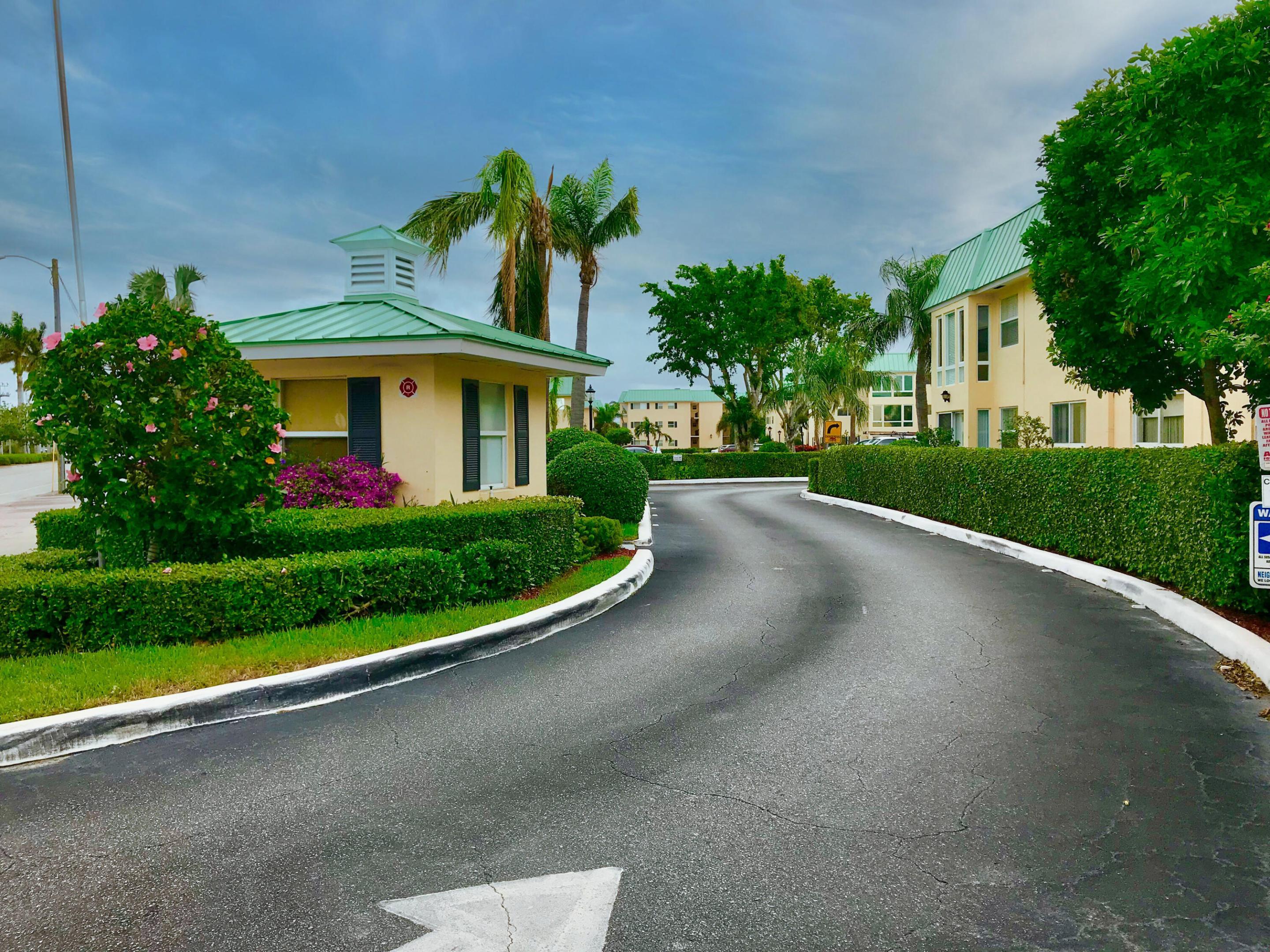 COLONIAL CLUB CONDO SEC 2 - Residential