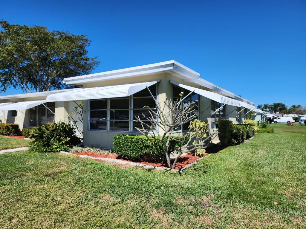 Photo of 217 High Point Terrace W #D, Delray Beach, FL 33445 (MLS # R10968040)