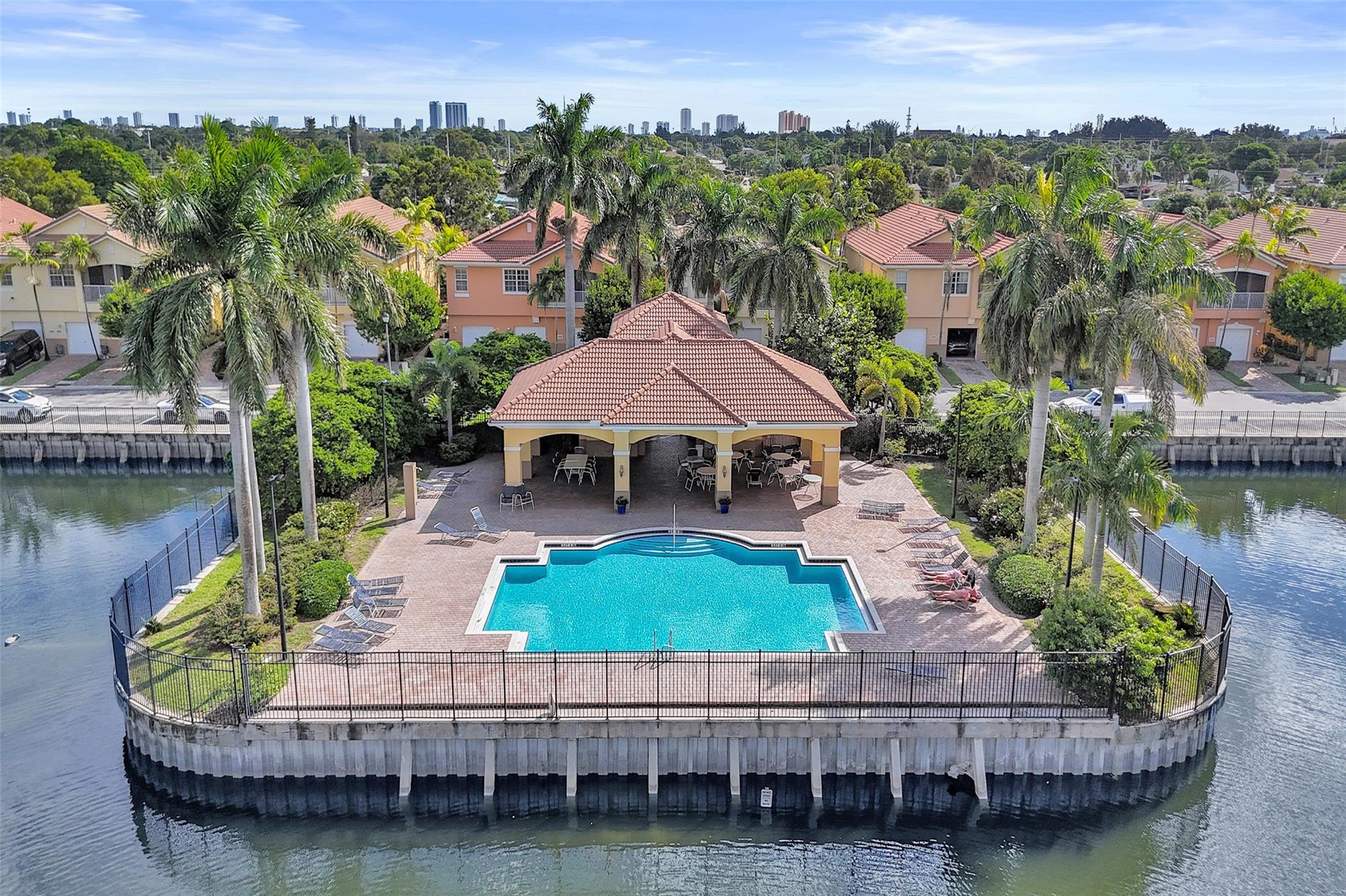 SIERRA BAY - Residential