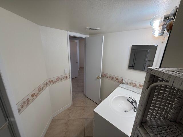 MIDPORT PLACE I, A CONDOMINIUM - Residential Lease