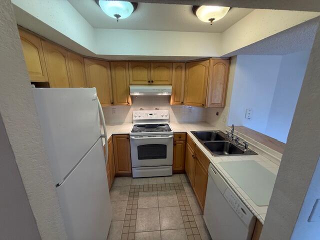 MIDPORT PLACE I, A CONDOMINIUM - Residential Lease