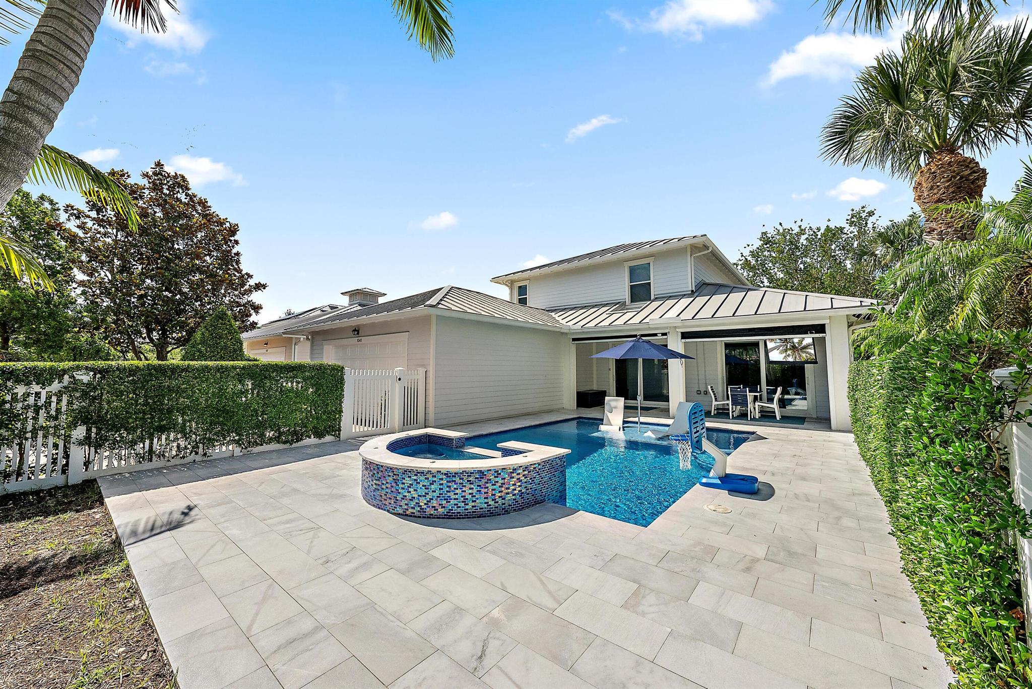 1041 Duval Street