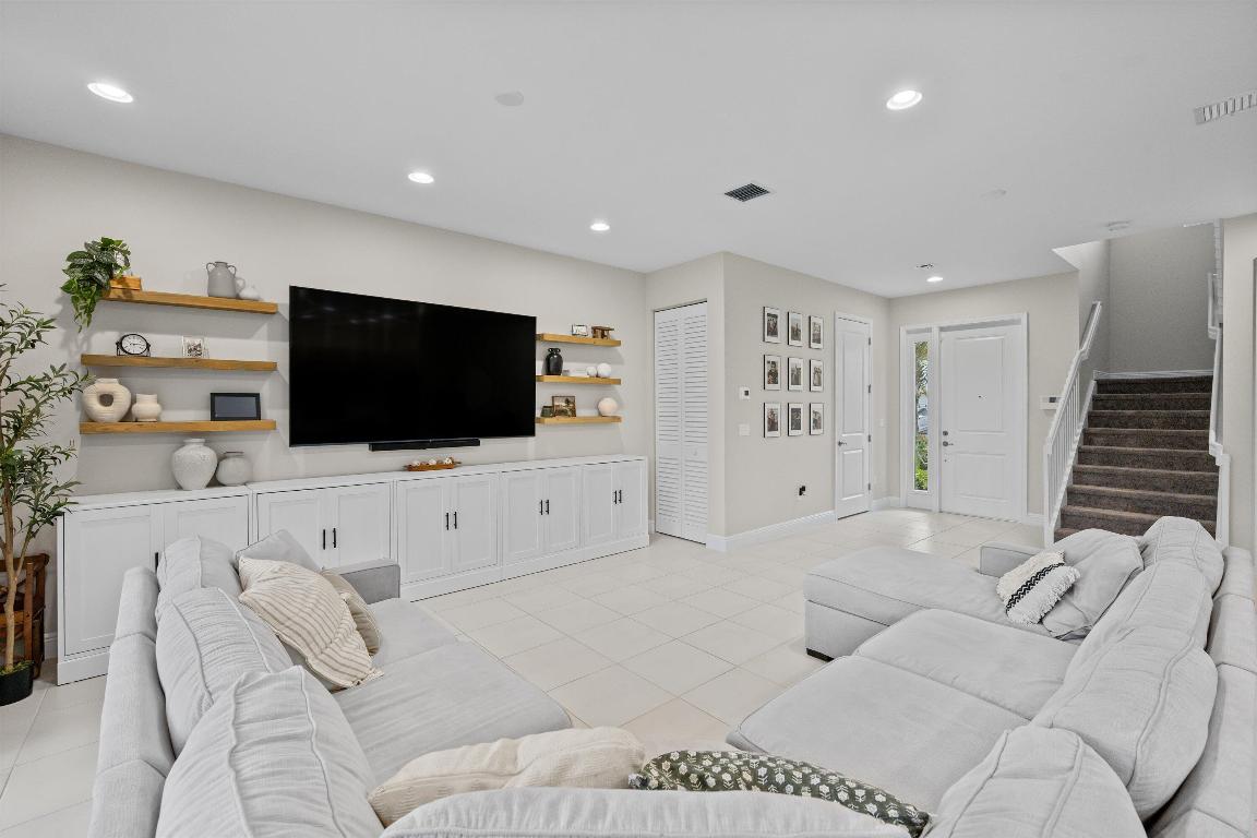 SKY COVE - Residential