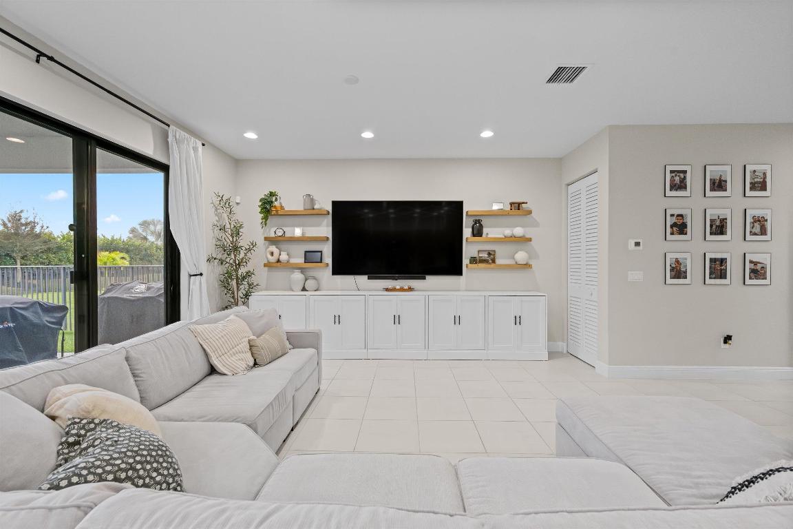 SKY COVE - Residential