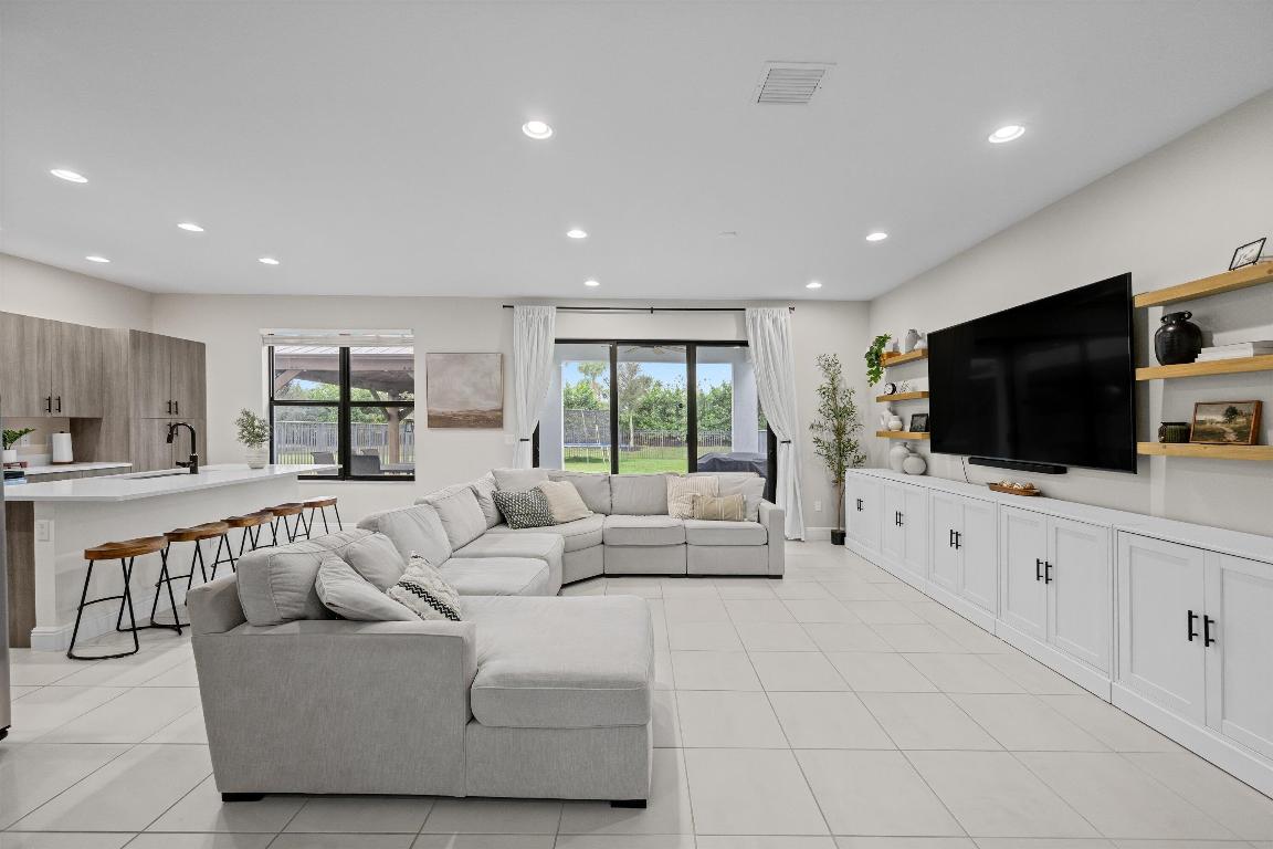 SKY COVE - Residential