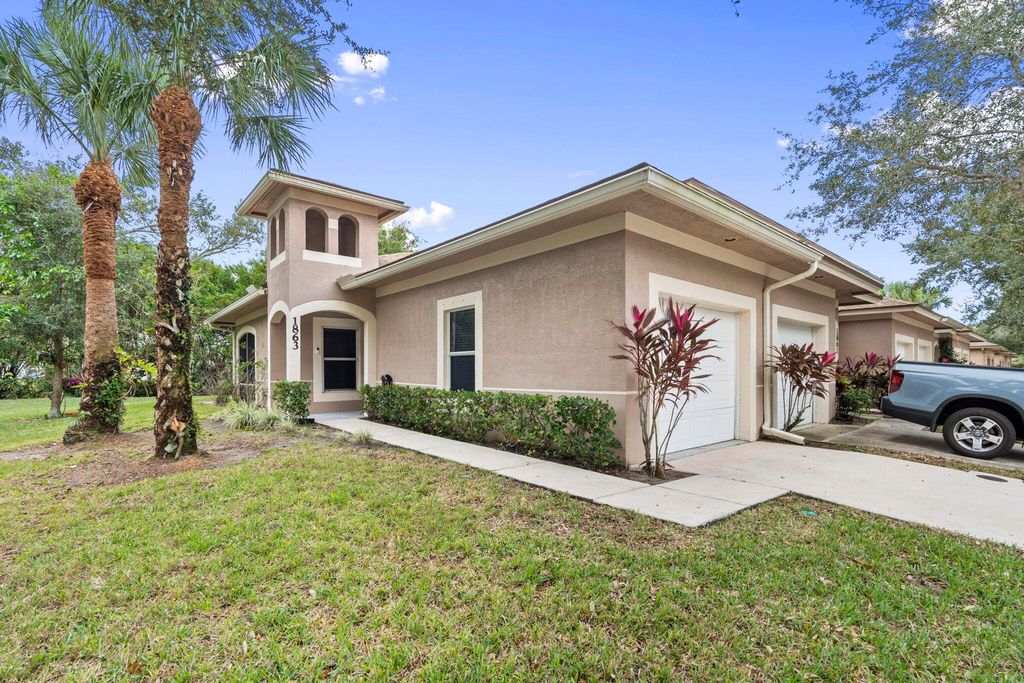 Photo of 1863 S Dovetail Drive #B1, Fort Pierce, FL 34982 (MLS # R11152569)
