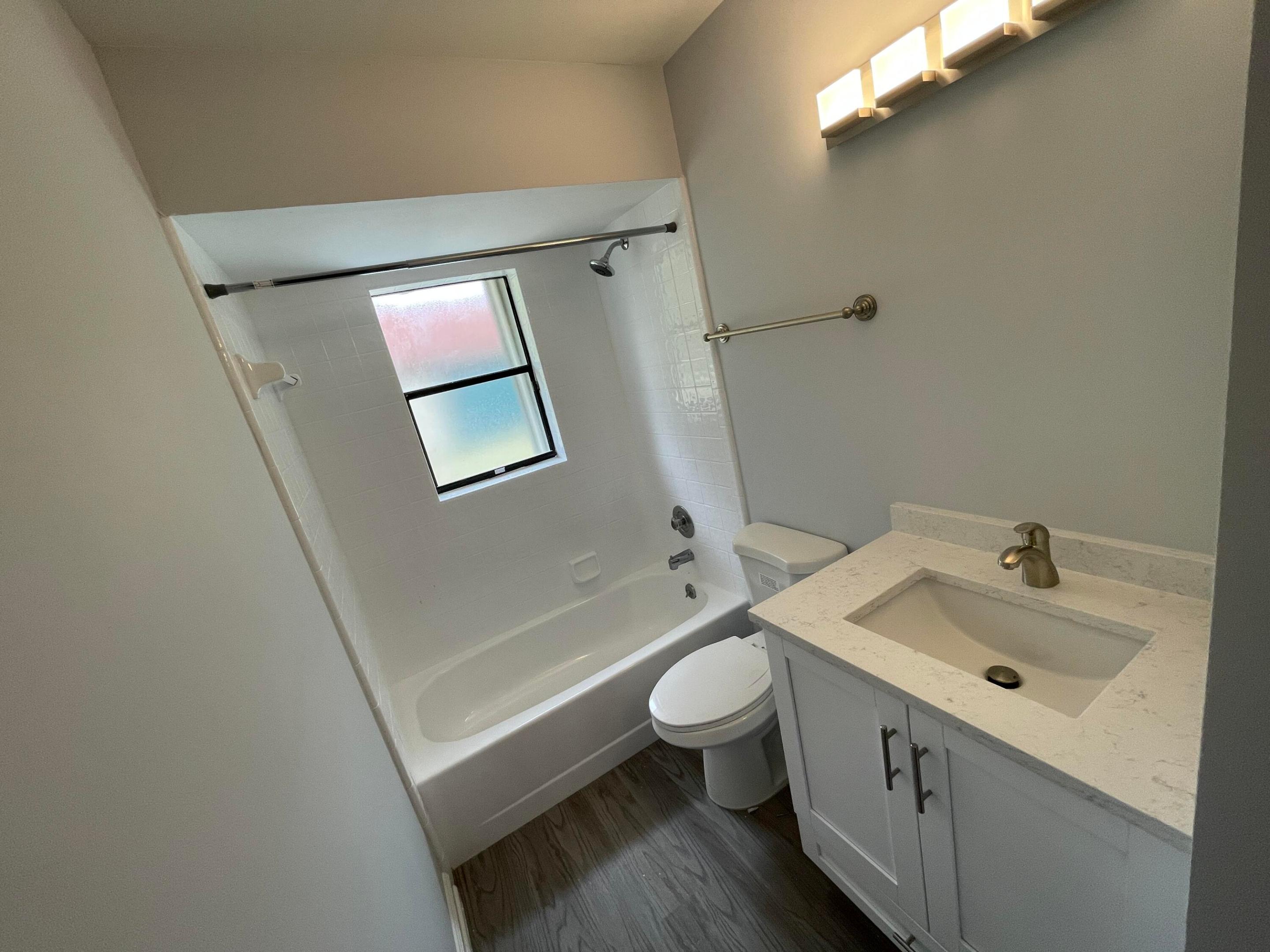 DEER ISLE - Residential Lease