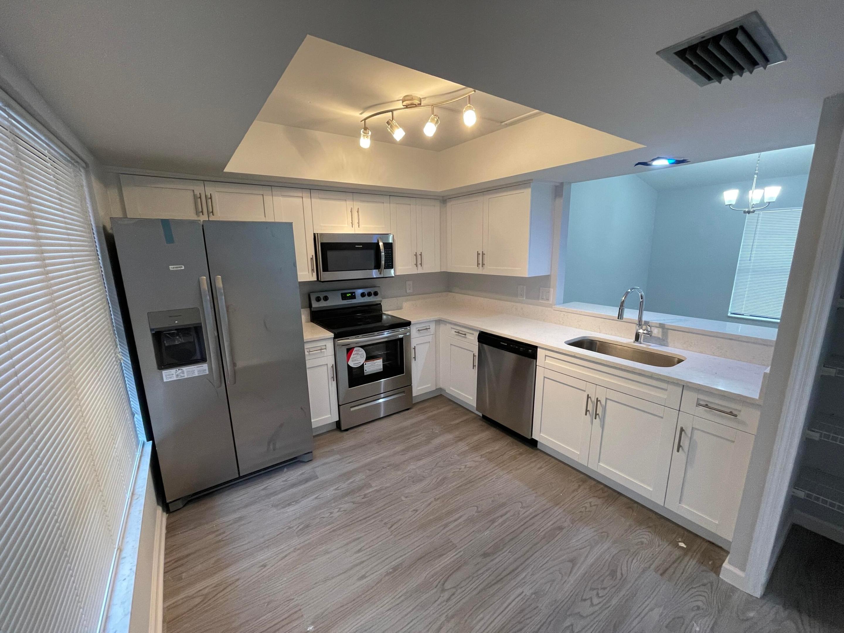 DEER ISLE - Residential Lease