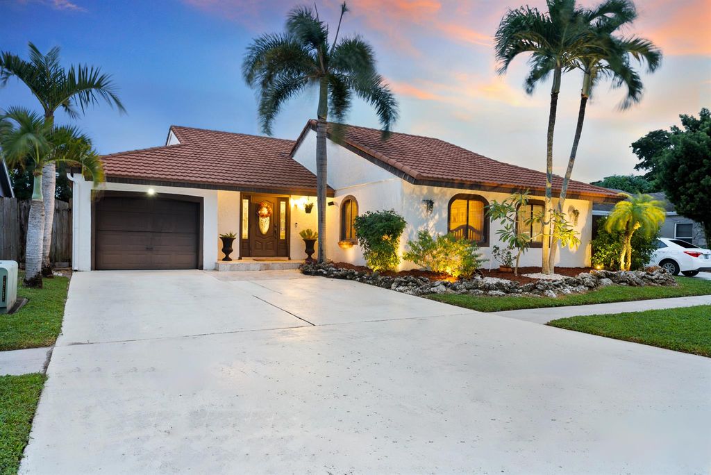 Photo of 11627 Countryview Lane, Boca Raton, FL 33428 (MLS # R11035057)