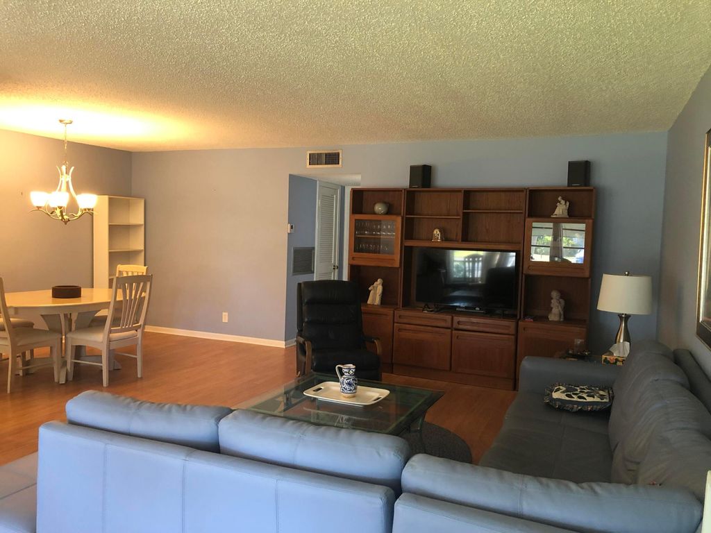 Photo of 912 S South Dr #C, Delray Beach, FL 33445 (MLS # R11150935)