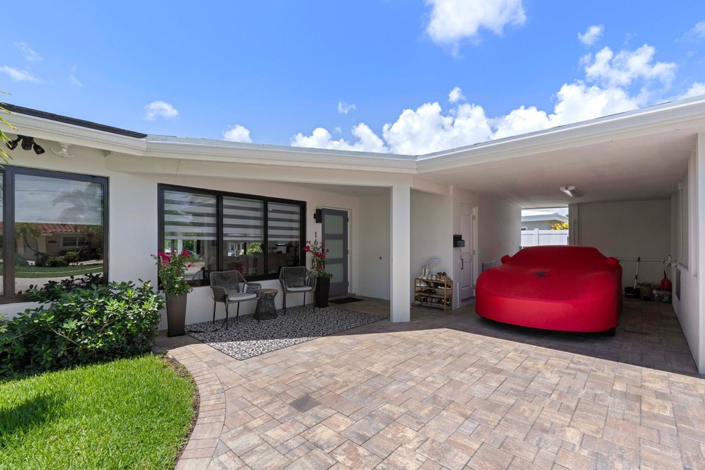 Photo of 160 SE 12th Court, Pompano Beach, FL 33060 (MLS # B26033042)