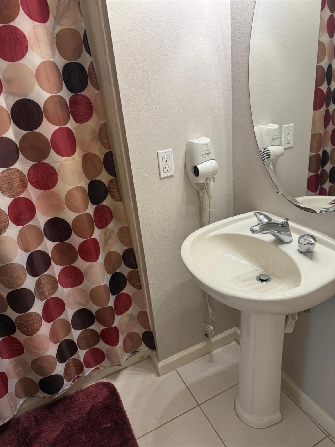 CASTLE PINES CONDOMINIUM - Residential Lease