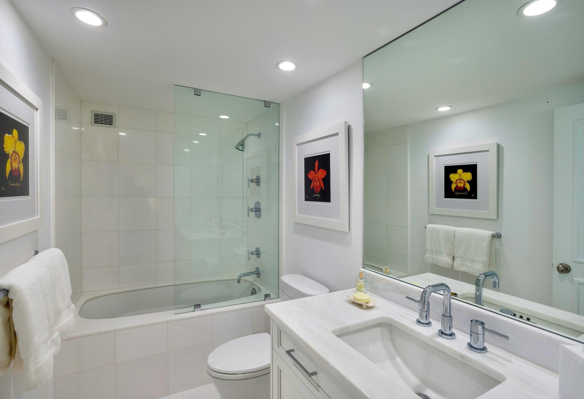 ISLAND HOUSE CONDO - Residential