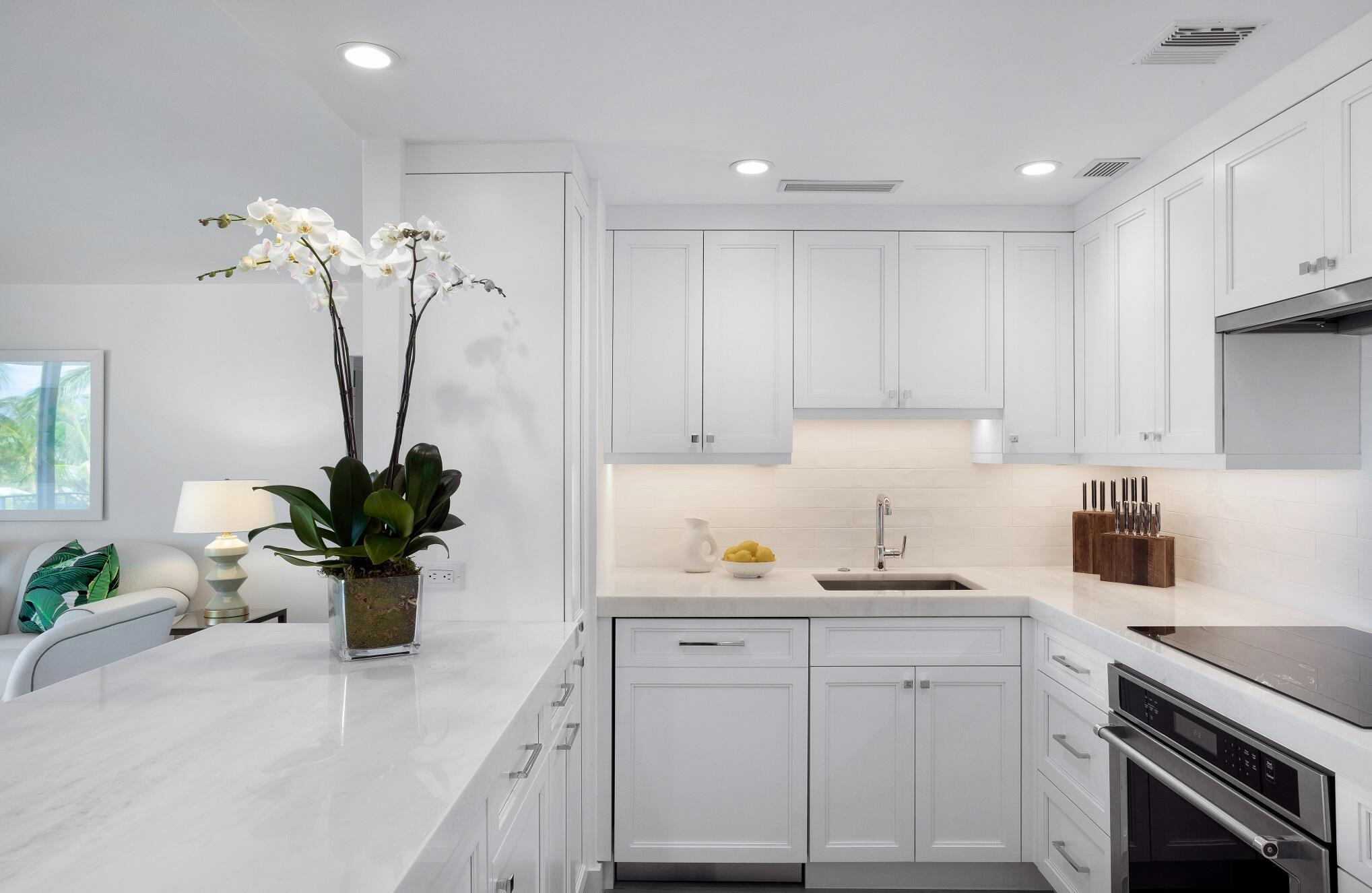 ISLAND HOUSE CONDO - Residential