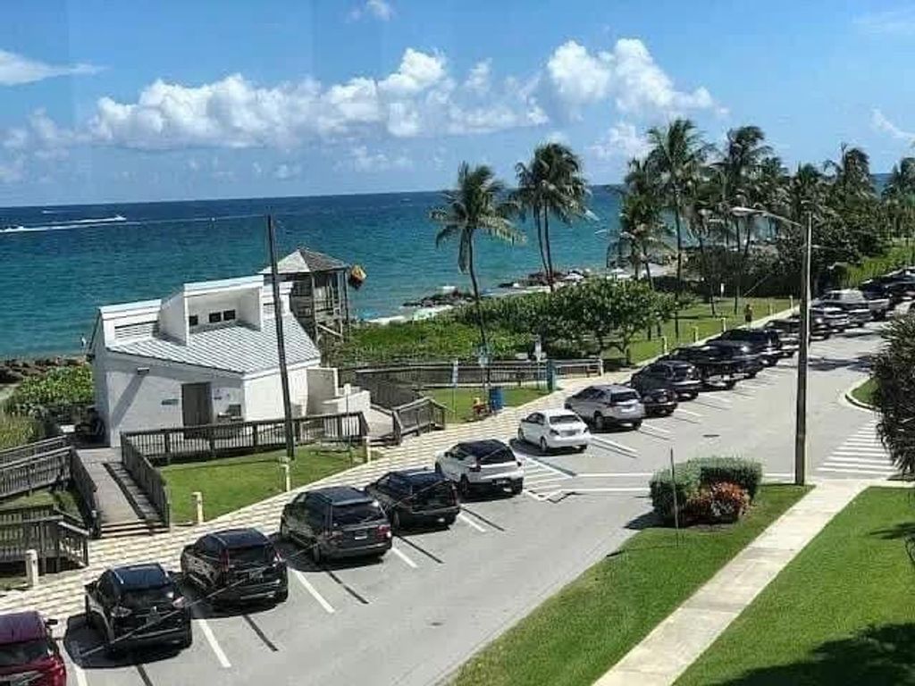 Photo of 665 SE 21st Avenue #309, Deerfield Beach, FL 33441 (MLS # F10480329)