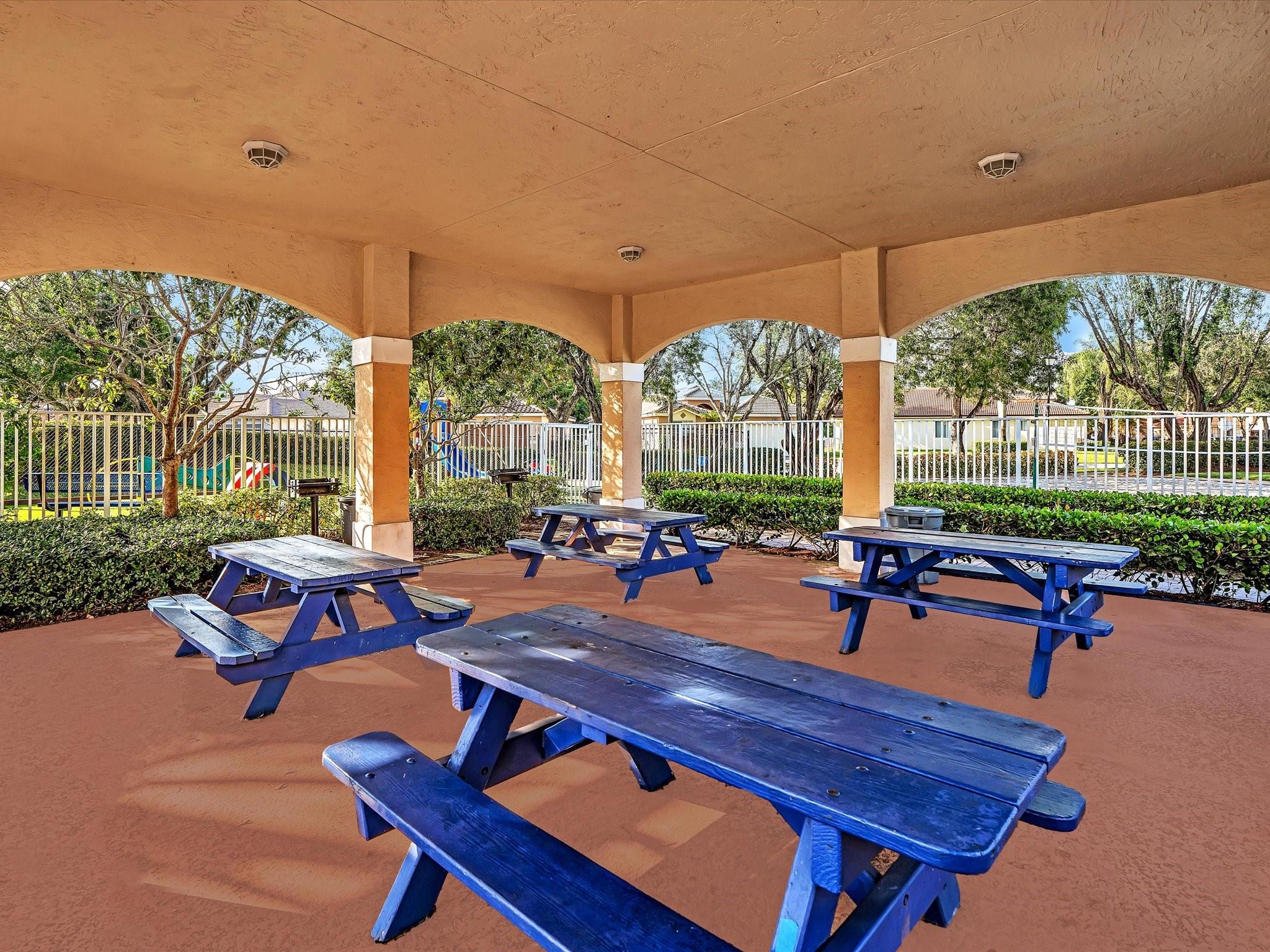 Regency Lakes At Coconut - Residential