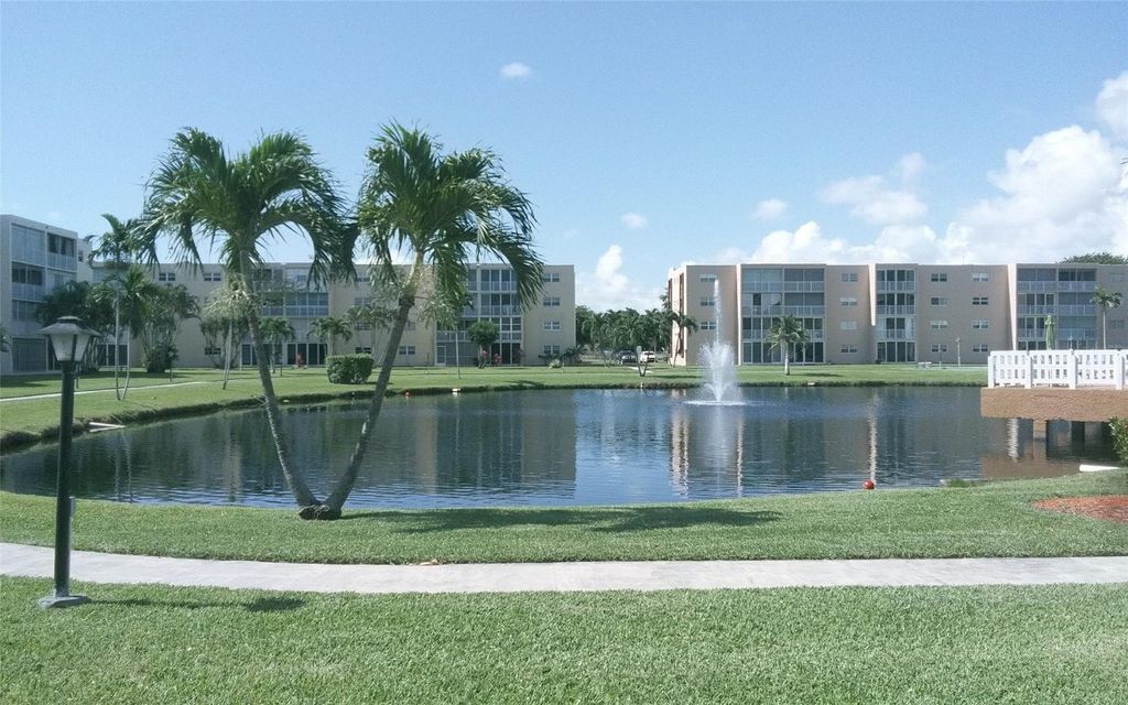 Photo of 206 SE 10th Street #302, Dania Beach, FL 33004 (MLS # F10519797)