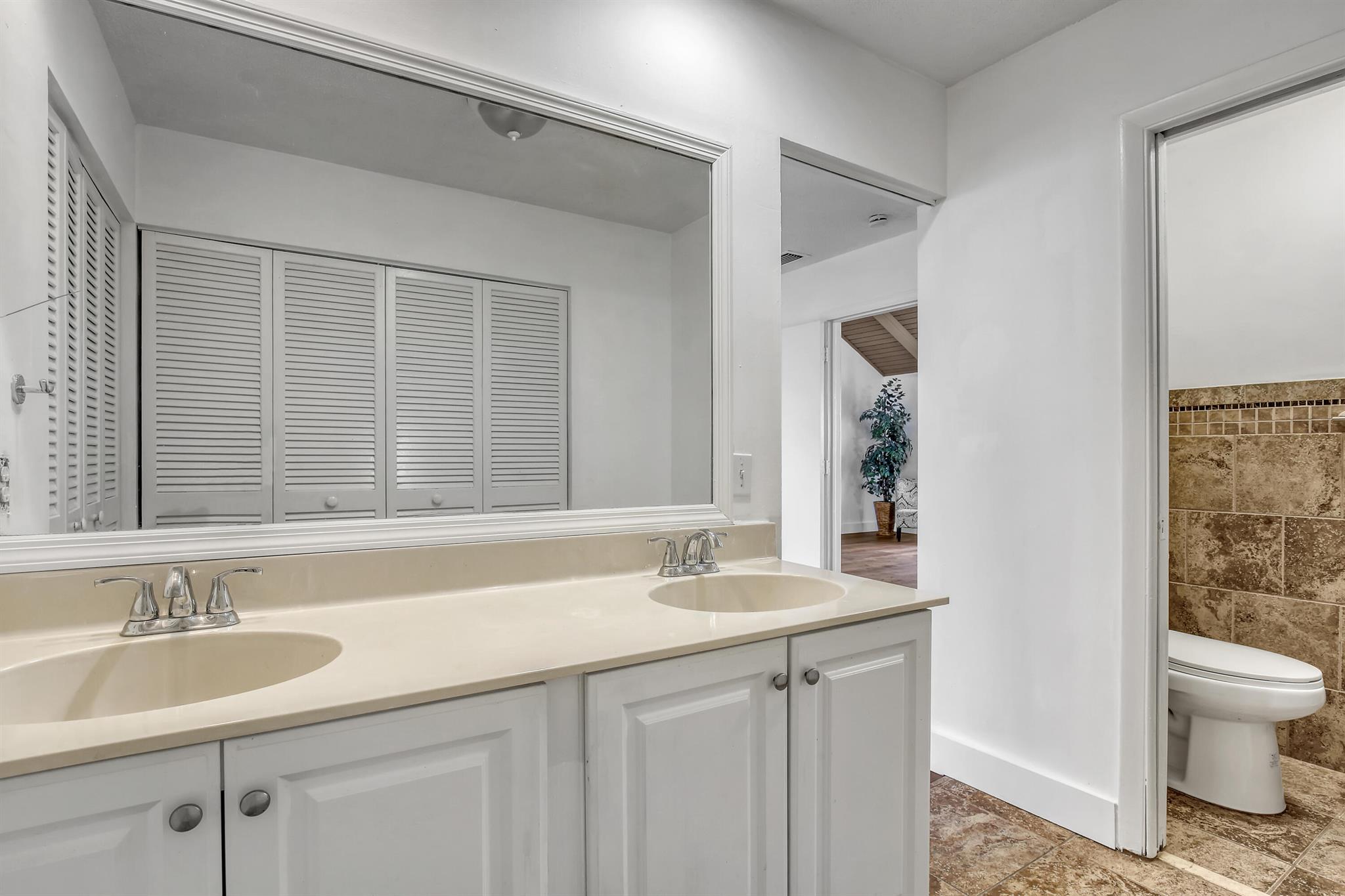 BOCA RATON HILLS SEC 2 - Residential Lease