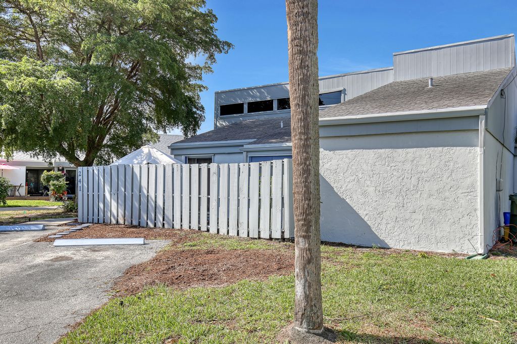Photo of 241 NW 15th Street, Boca Raton, FL 33432 (MLS # R11147280)