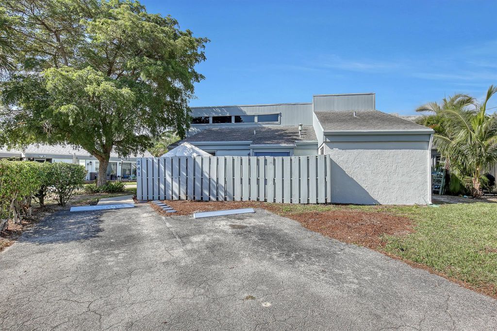 Photo of 241 NW 15th Street, Boca Raton, FL 33432 (MLS # R11147280)