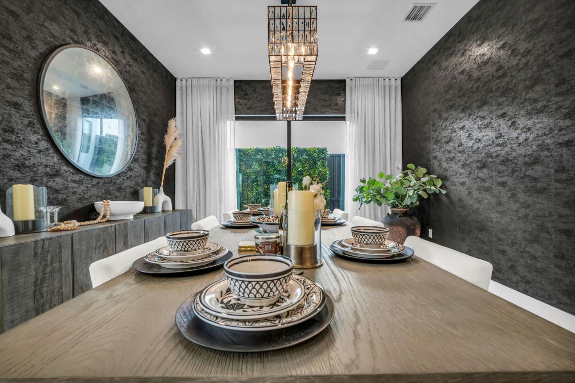 17059 Rainbow Falls Trail