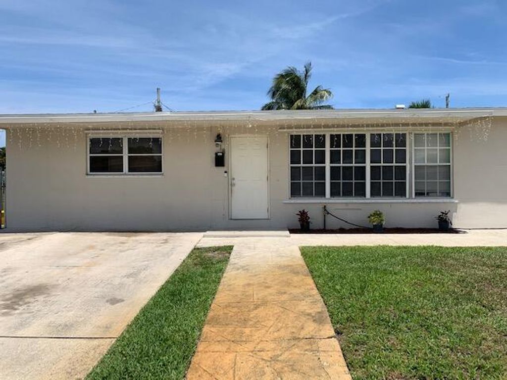 Photo of 818 Handy Avenue, West Palm Beach, FL 33401 (MLS # R10728056)