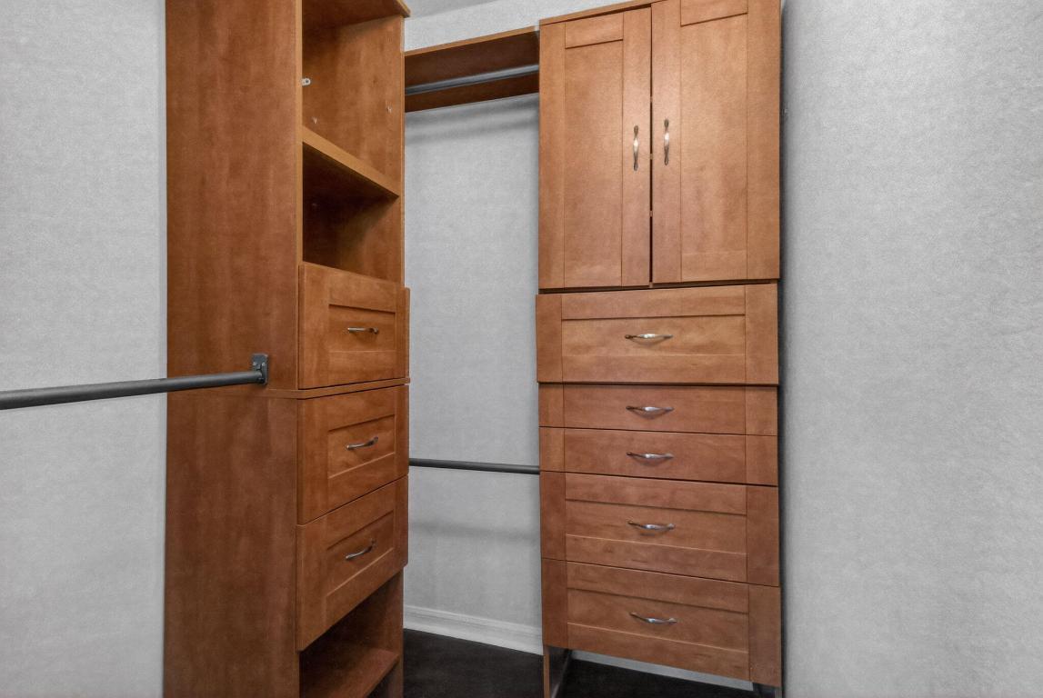 SIERRA PALMS - Residential