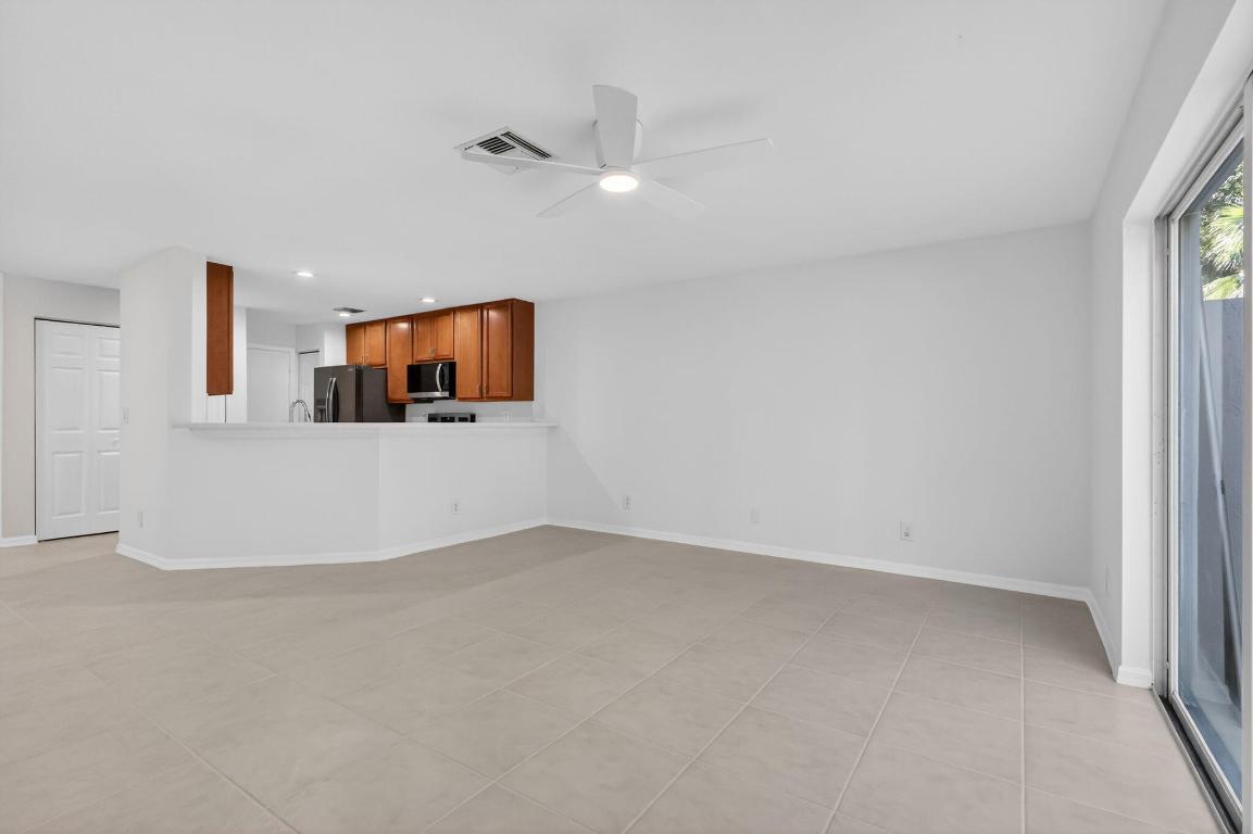 SIERRA PALMS - Residential