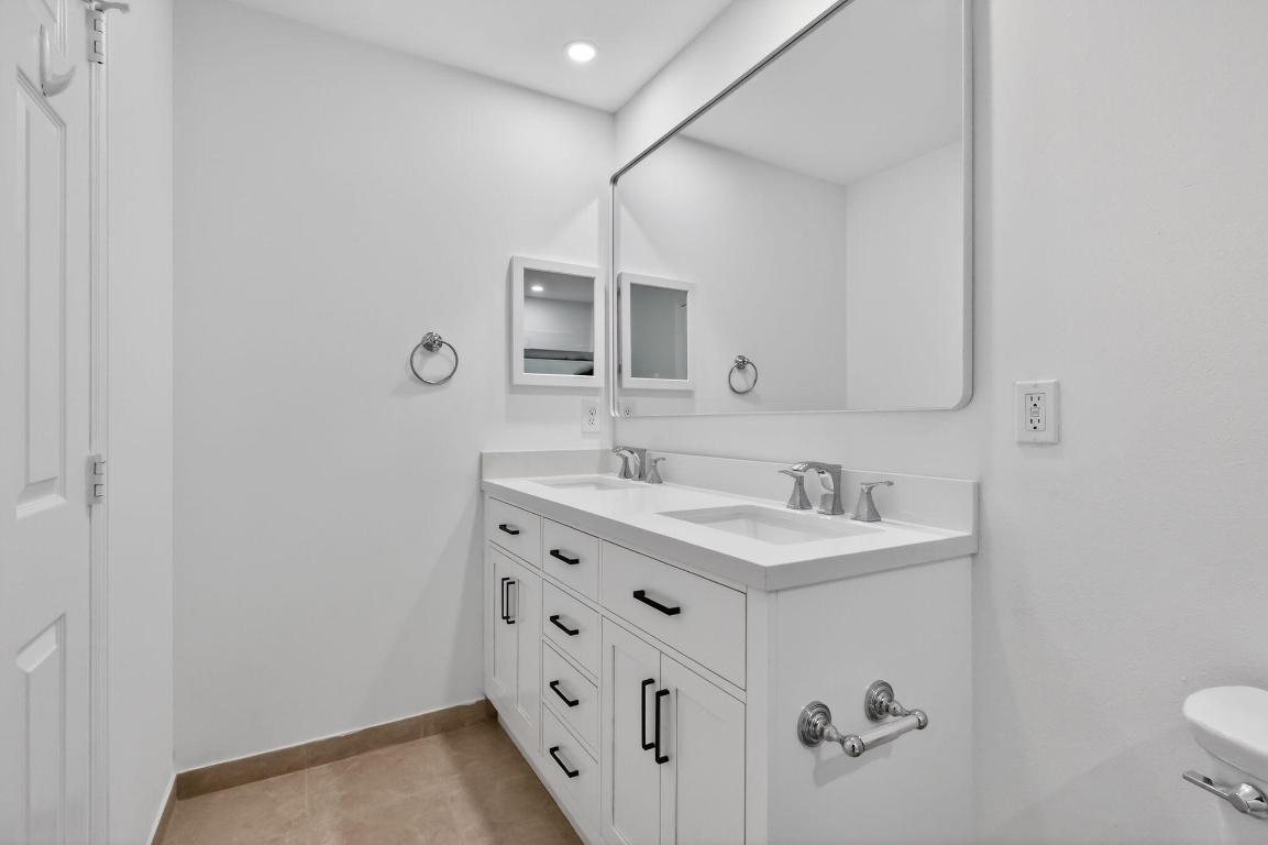 SIERRA PALMS - Residential