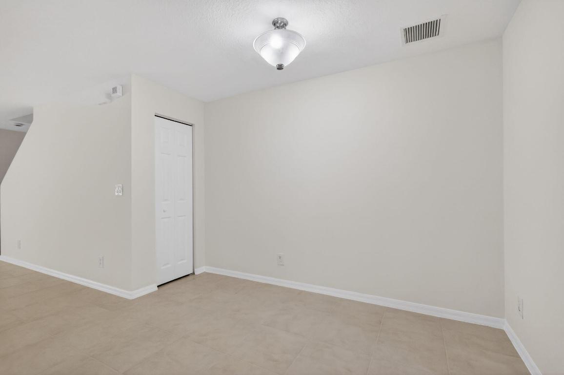 SIERRA PALMS - Residential