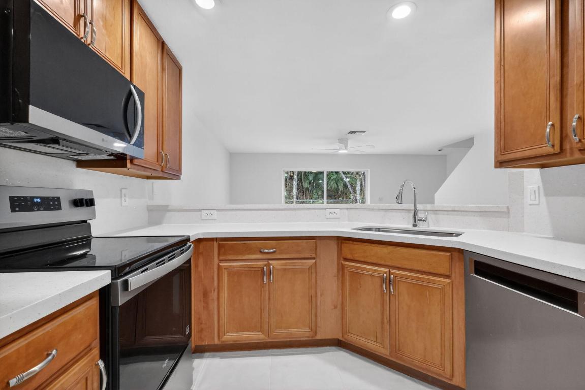 SIERRA PALMS - Residential