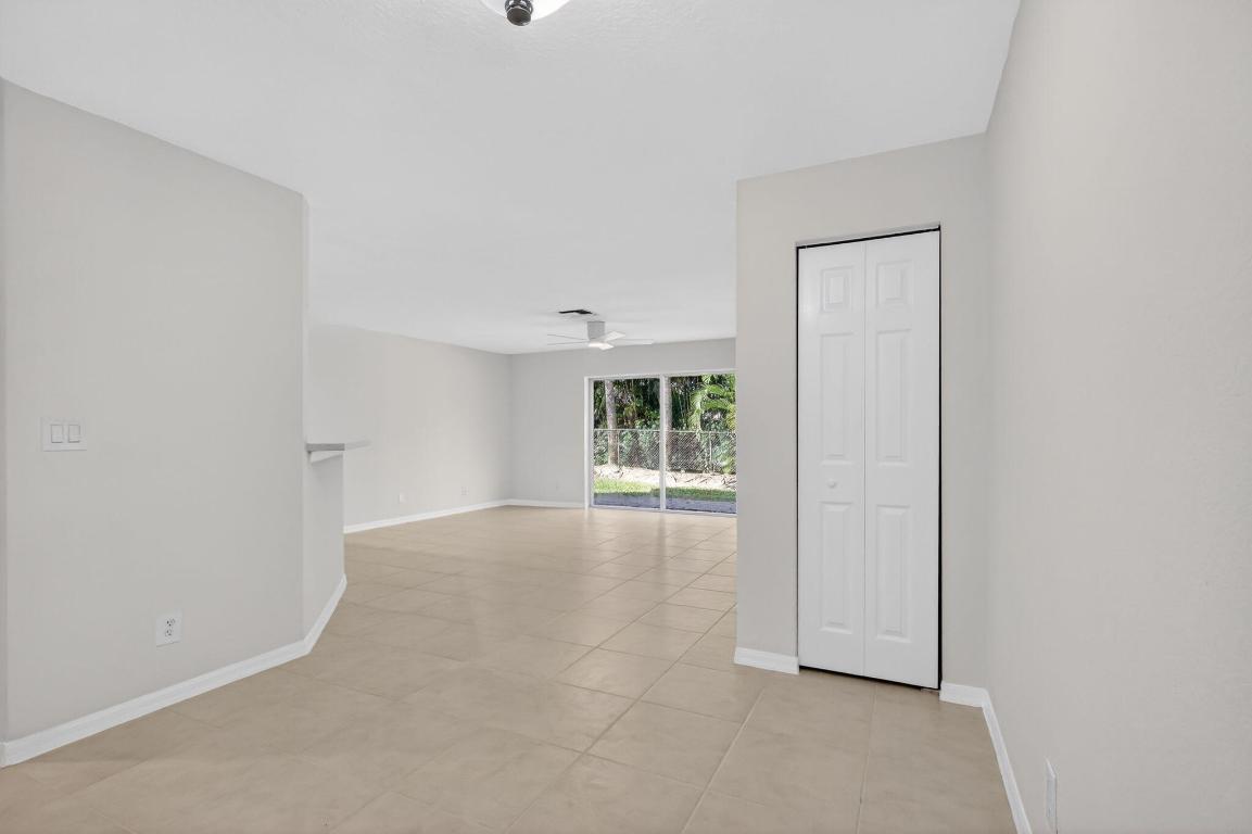 SIERRA PALMS - Residential