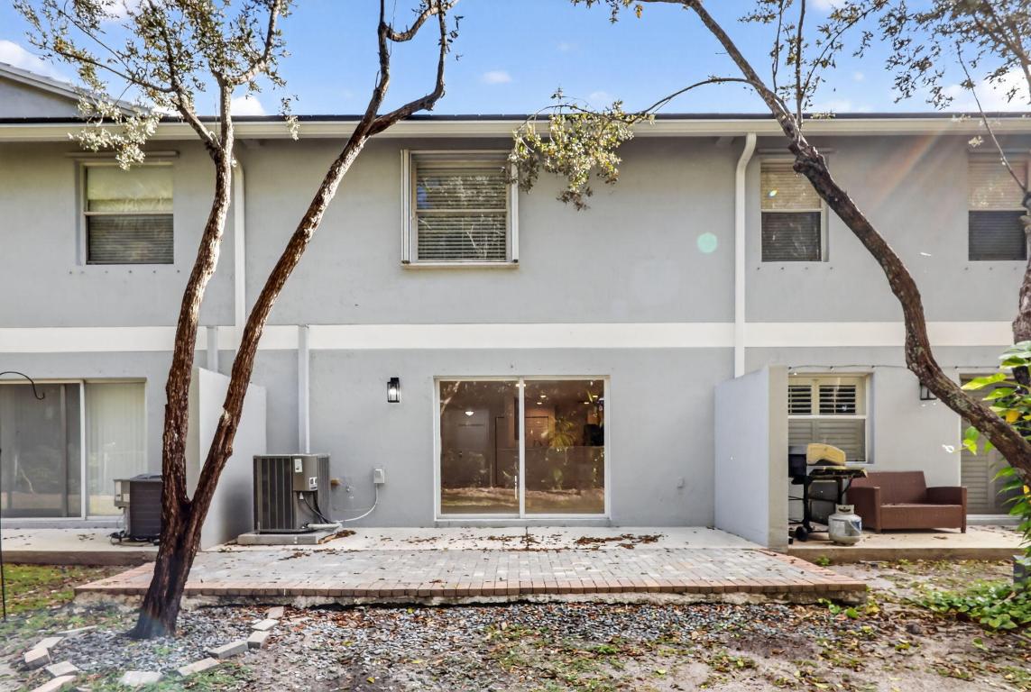 SIERRA PALMS - Residential