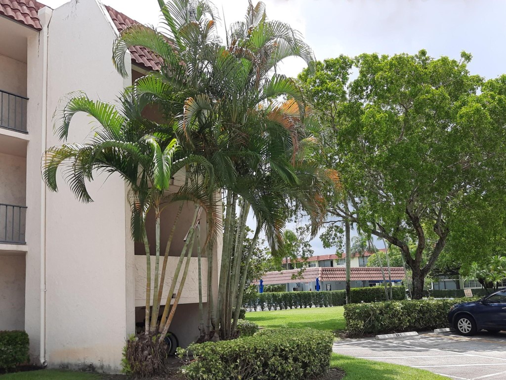 Hollybrook Golf & Tennis - Residential