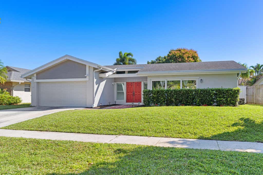 Photo of 21566 Eucalyptus Way, Boca Raton, FL 33433 (MLS # R10962254)