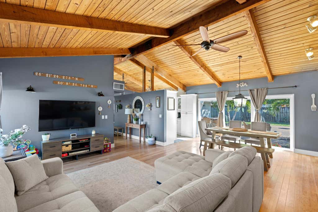 Photo of 21566 Eucalyptus Way, Boca Raton, FL 33433 (MLS # R10962254)