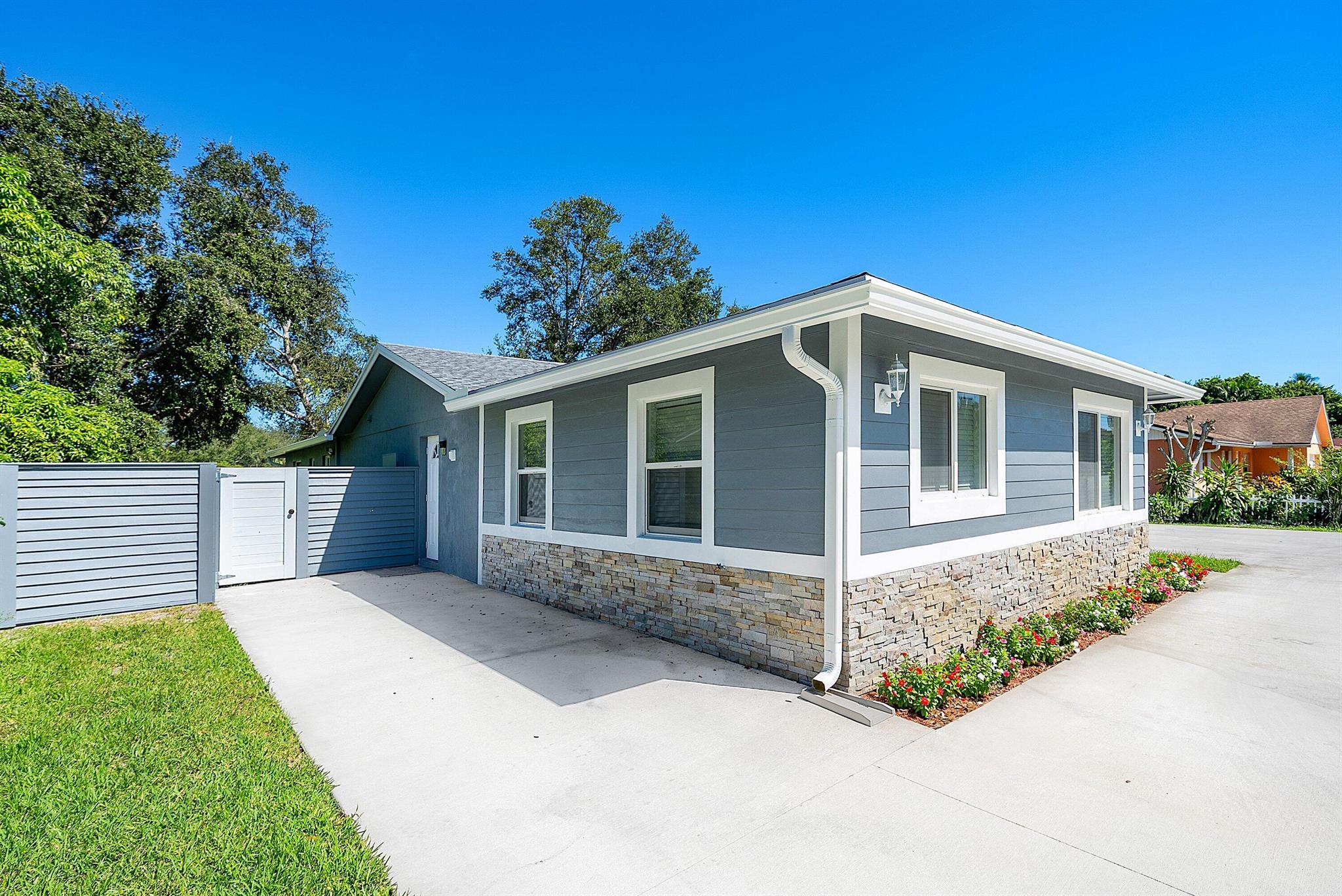 DELRAY SHORES - Residential Lease
