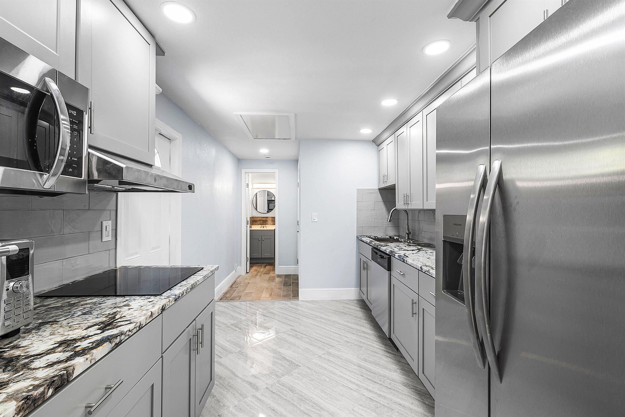DELRAY SHORES - Residential Lease