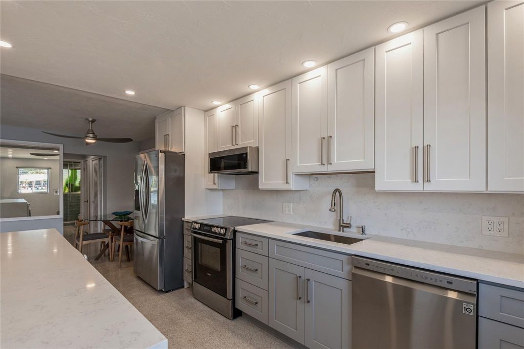 Photo of 561 Bayshore Drive #6, Fort Lauderdale, FL 33304 (MLS # F10551574)