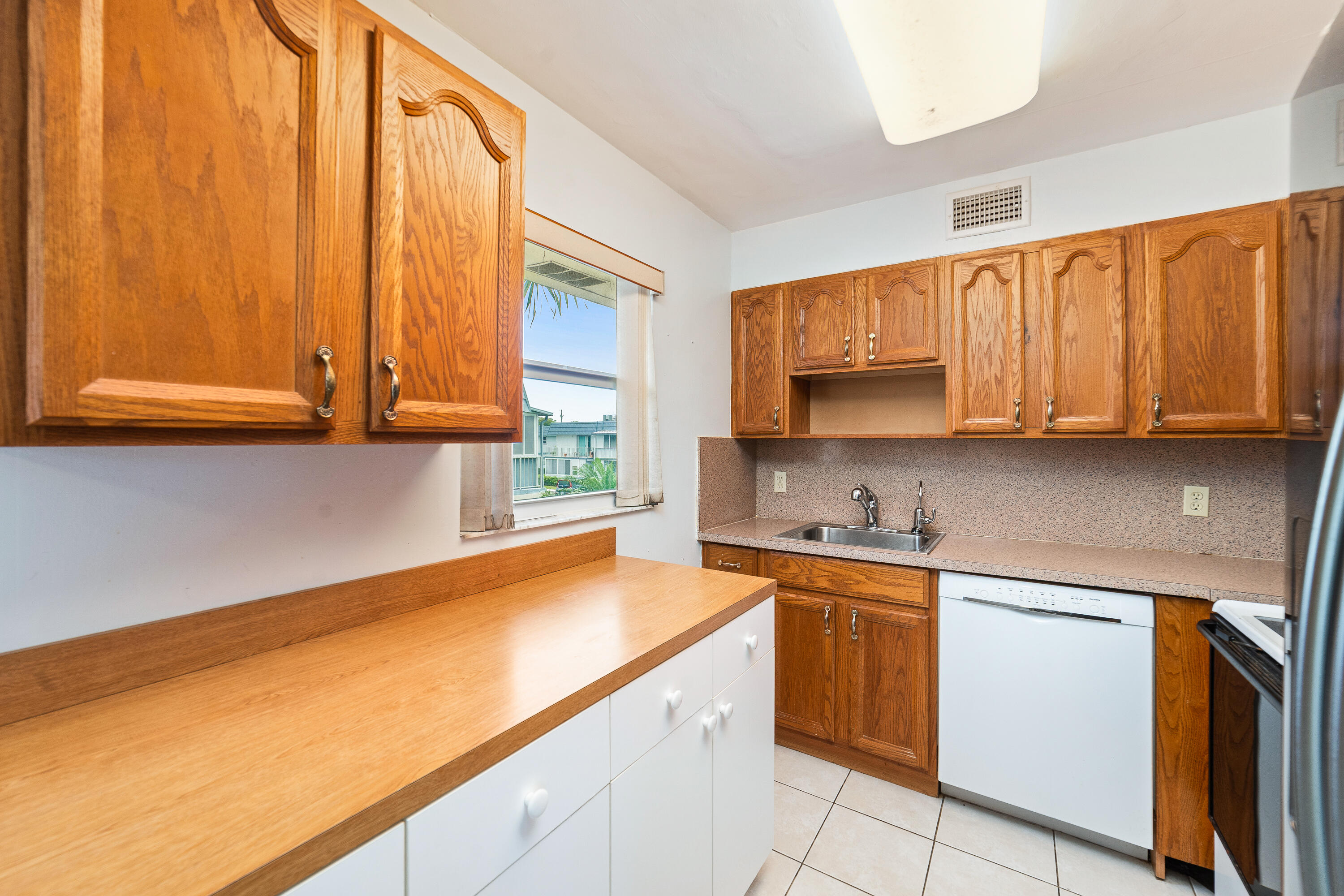 KINGS POINT BRITTANY CONDOS - Residential