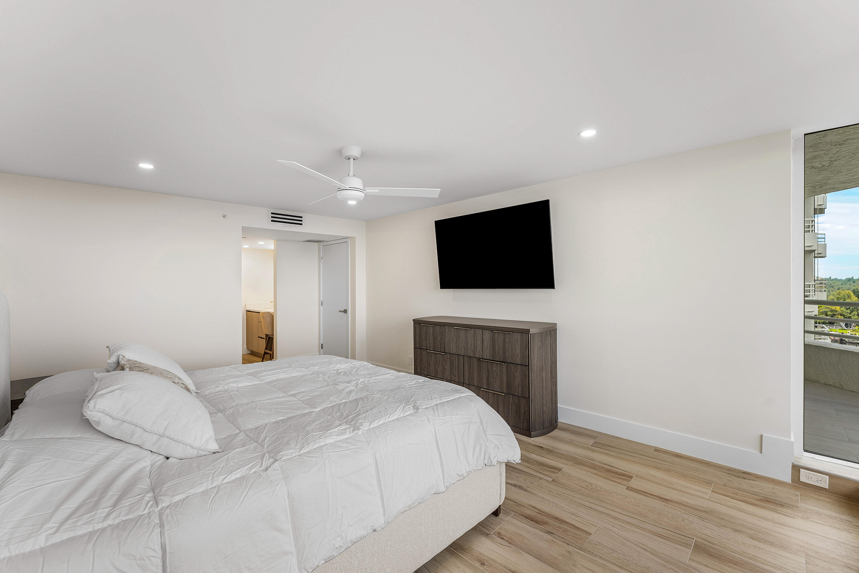SEA RANCH CLUB OF BOCA II CONDO - Residential